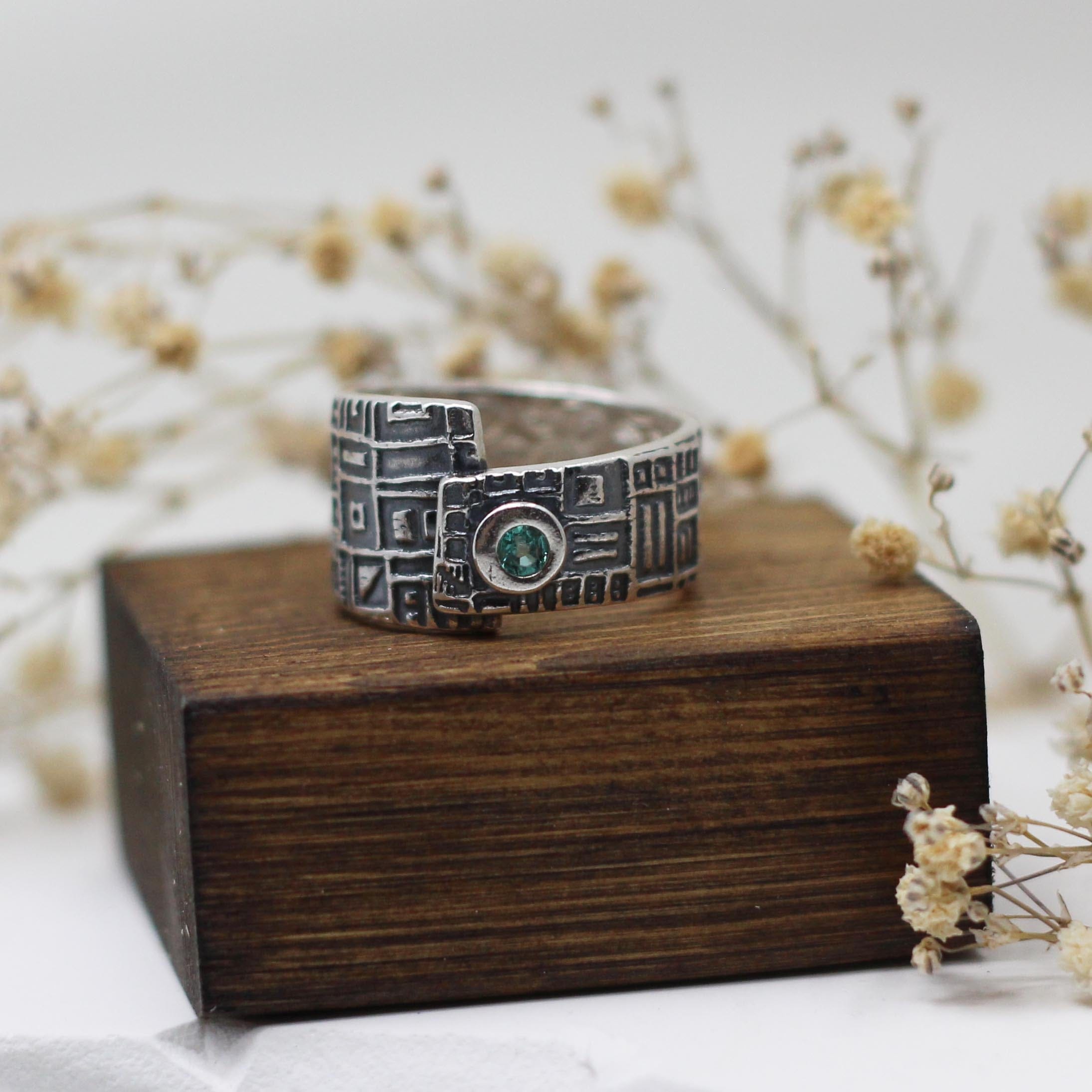 Maggie Read Jewellery Rings Fine silver Geometric Wrap Over Topaz Blue Gemstone Ring (size R)